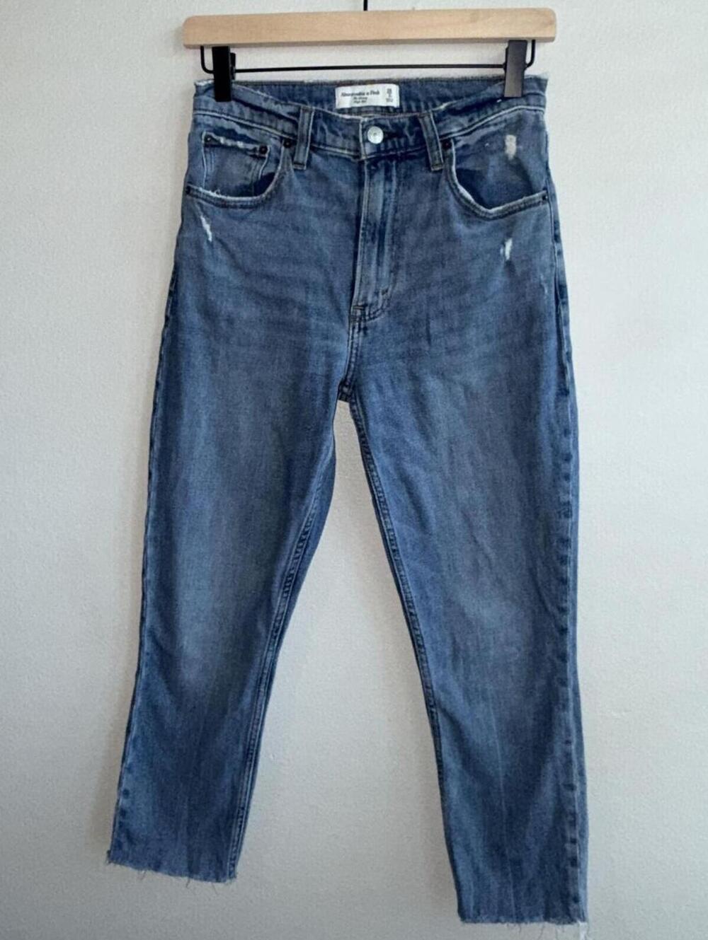 Abercrombie & Fitch The Skinny High Rise Jeans Size 26S Distressed Crop Denim